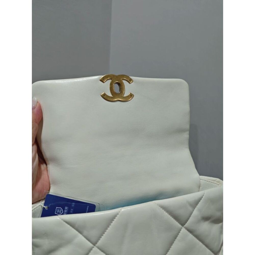 Chanel Women Pre-Loved Bag Very Good Condition - Picture 6 of 7